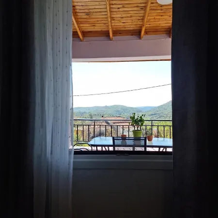Hal House Nyaraló