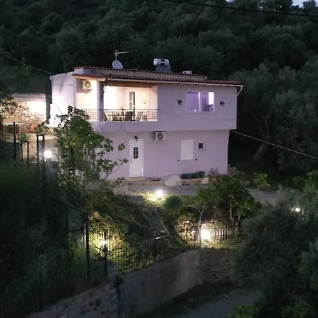 Hal House Nyaraló